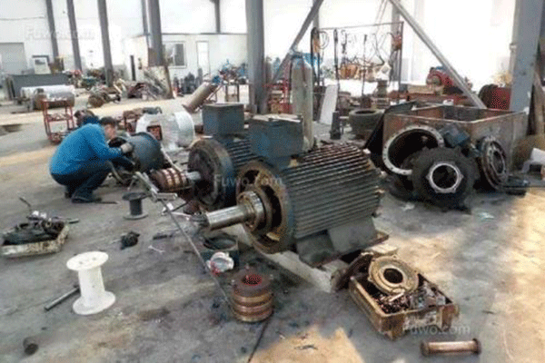 西安西瑪電機(jī)驅(qū)動(dòng)軸修理中軸向間隙的測量。